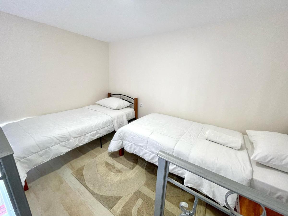 Xenias Rooms Apartments Koroni  Exterior photo